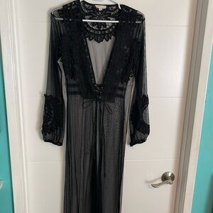 GORGEOUS Black Mesh & Lace Coverup M